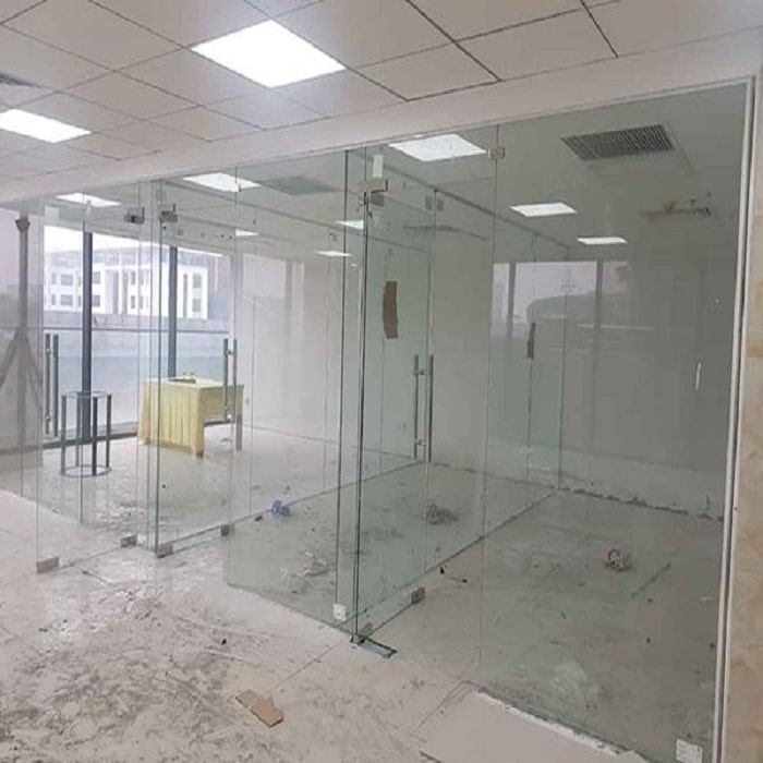 Tăng Cường An Toàn và Thẩm Mỹ Với Kính Cường Lực Trong Xây Dựng