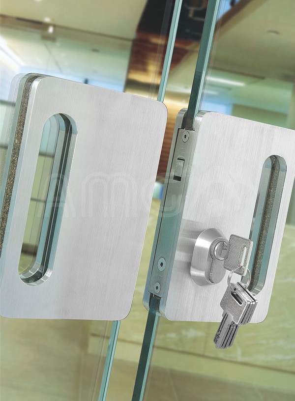 Thợ sửa cửa kính & khóa cửa kính nhanh tp HCM